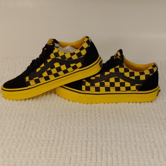 Unisex**Vans Adult Black and Yellow Checkered Sneakers - Picture 5 of 8